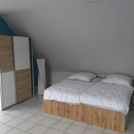 Neue Moblierte Mit Separatem Eingang, Nahe Zum Bahnhof Nach Frankfurt Apartamento Niederdorfelden